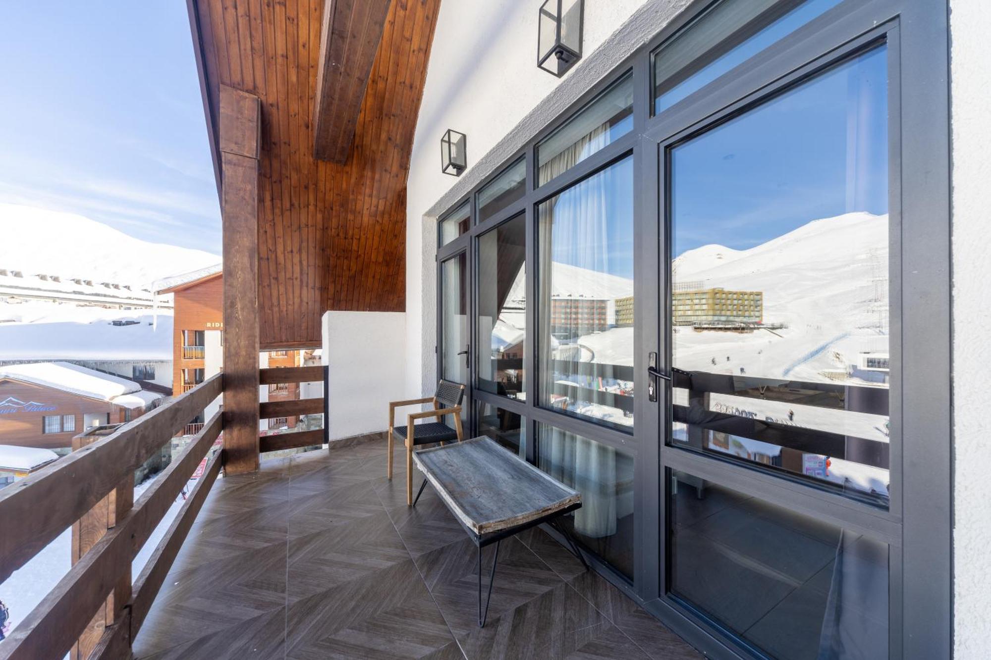 Penthouse By Gondola, New Gudauri Suites Exterior photo